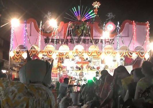  कोट्यवधींचा हिशेब असूनही मंदिरातील एक रुपया इकडचा तिकडे होत नाही. 
