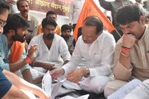 मराठा आंदोलनकर्त्यांना सरकार खेळवतंय : अजित पवार