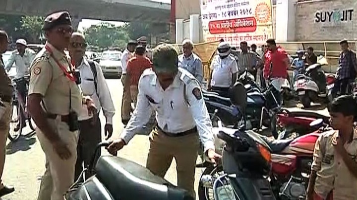 Goa Director General of Police taunts two wheeler riders not wearing helmet to donate organ 'हेल्मेट न घालणाऱ्या दुचाकीस्वारांनी अवयवदान करावं'