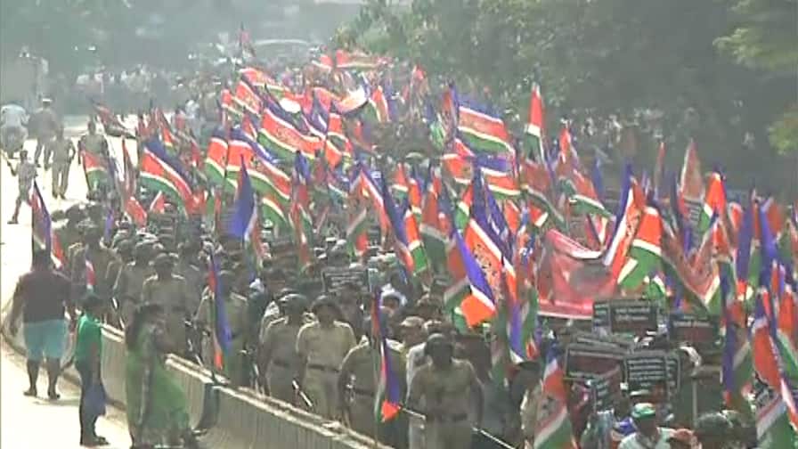 MNS protest in Thane Against Shivsena-bjp Government युती सरकारविरोधात मनसेचा ठाण्यात विराट मोर्चा