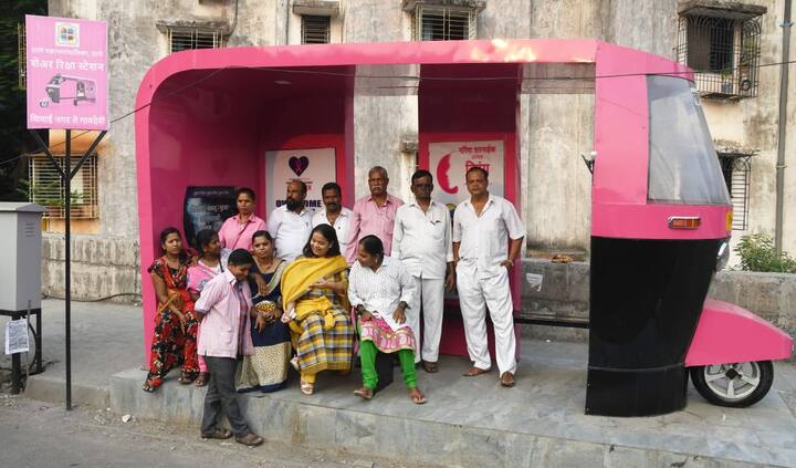 रिक्षा चालकांसाठी हा थांबा हक्काचं व्यासपीठ बनलं आहे. 