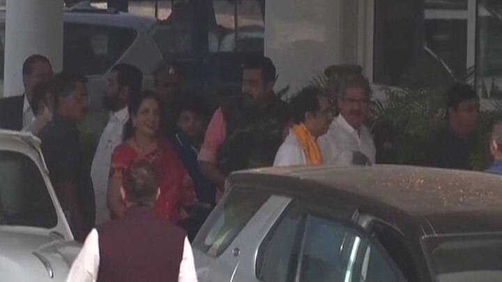 LIVE UPDATE : Uddhav Thackeray's 2nd day od ayodhya Tour उद्धव ठाकरे यांनी सहकुटुंब रामलल्लाचं दर्शन घेतलं