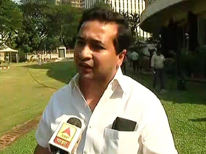 Same chocolate in new wrapper, says Nitesh Rane on maratha reservation मराठा आरक्षण : चॉकलेट सेम, फक्त रॅपर बदललं : नितेश राणे