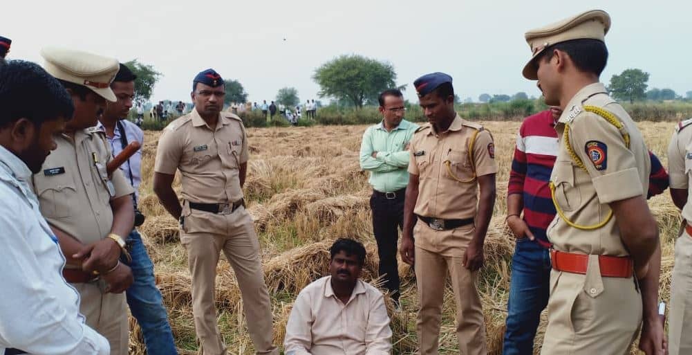 पत्नीसह मुलाची हत्या करुन मृतदेह खड्ड्यात पुरले murdered wife and son In Nagpur, buried in a ditch पत्नीसह मुलाची हत्या करुन मृतदेह खड्ड्यात पुरले
