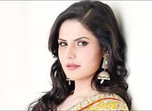 अभिनेत्री झरीन खानची माजी मॅनेजरविरोधात पोलिसात तक्रार