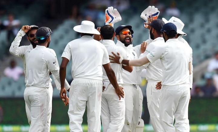 INDvsAUS : 6 wickets need for India win to Adelaide test INDvsAUS : टीम इंडिया विजयापासून सहा पावलं दूर