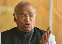 राफेल डील : सरकारने CAG बाबत सुप्रीम कोर्टात खोटी माहिती दिली : खर्गे