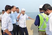 नाकात सलाईनची ड्रिप, मुख्यमंत्री पर्रिकरांकडून कामांची पाहणी