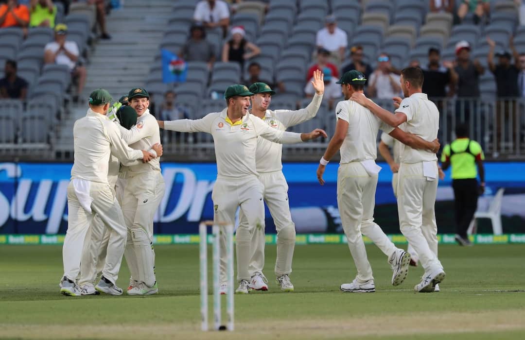 INDvsAUS : पर्थ कसोटीत ऑस्ट्रेलियाची भारतावर मात INDvsAUS, 2nd Test : Australia win by 146 runs to level series 1-1 INDvsAUS : पर्थ कसोटीत ऑस्ट्रेलियाची भारतावर मात