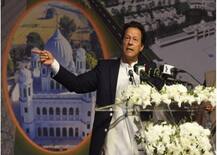 अल्पसंख्यांकांसोबत कसं वागायचं हे  मोदी सरकारला दाखवू : इम्रान खान