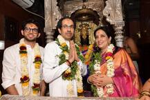 उद्धव ठाकरे सहकुटुंब विठुरायाच्या चरणी