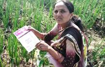 महिला शेतकऱ्याने कांदा विकून मिळालेले चार रुपये कृषिमंत्र्यांना पाठवले