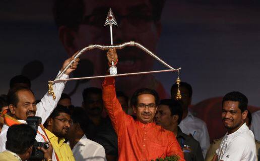 जागावाटप खड्ड्यात गेलं, आधी शेतकऱ्यांचं बघा, असा इशारा शिवसेना पक्ष प्रमुख उद्धव ठाकरे यांनी पंढरपुरातील सभेत दिला