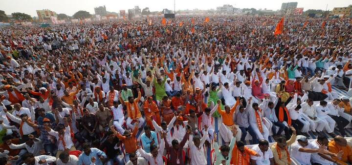 त्यांनी दुष्काळ, राम मंदिर, कांदा प्रश्न, राफेल घोटाळा, पीकविमासह अनेक मुद्द्यांवरून सरकारवर जोरदार फटकारे ओढले.