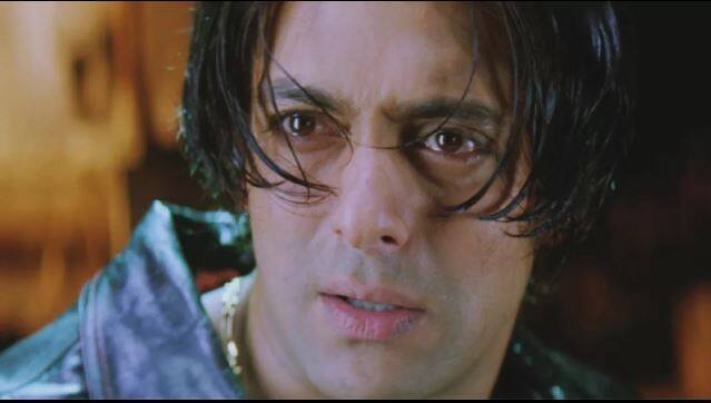 मैं रिक्वेस्ट नहीं करता... एक ही बार बोलता हूँ.... और फुल्ल अँड फायनल हो जाता है (तेरे नाम)