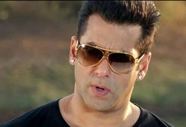 ज़िंदगी में तीन चीज कभी अंडरएस्टीमेट मत करना... आई, मी और मायसेल्फ (रेडी)