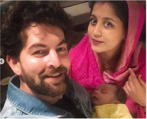  नील नितीन मुकेश : अभिनेता नील आणि रुक्मिणी यांनी गेल्या वर्षी फेब्रुवारी महिन्यात उदयपूरमध्ये लग्न केलं होतं. 20 सप्टेंबरला त्यांची कन्या नुर्वीचा जन्म झाला