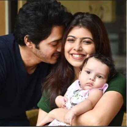 श्रेयस तळपदे : अभिनेता श्रेयस तळपदे 4 मे रोजी सरोगसीच्या माध्यमातून बाबा झाला. 14 वर्षांपूर्वी श्रेयस आणि दीप्ती विवाहबंधनात अडकले होते.