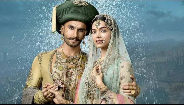 संजय लीला भंसालीचा चित्रपट 'बाजीराव मस्तानी' मधून पुन्हा ही जोडी दिसली. पुन्हा एकदा प्रेक्षकांनी या जोडीला डोक्यावर घेतलं. तसेच हा चित्रपट बॉक्स ऑफिसवरही चालला.