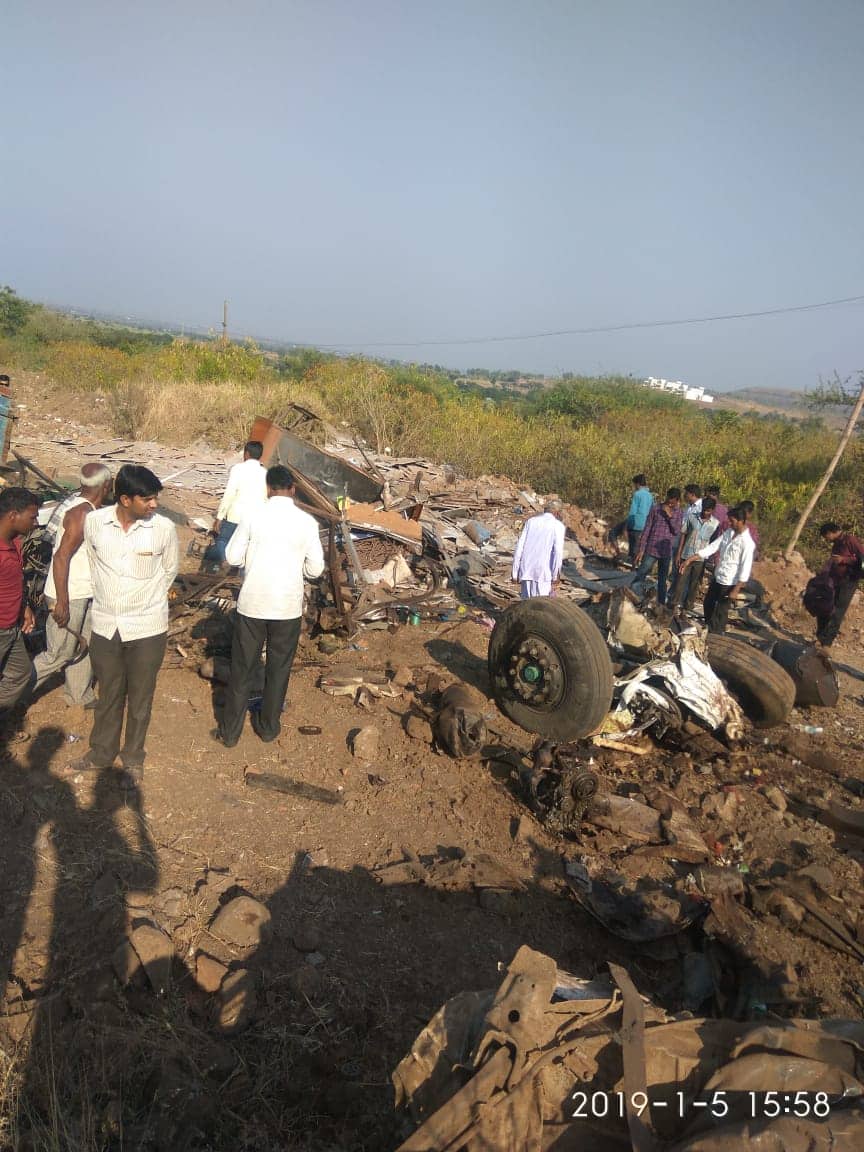 Accident on the Pune-Bangalore National Highway, six deaths पुणे-बंगळुरु राष्ट्रीय महामार्गावर भीषण अपघात, सहा मृत्यूमुखी