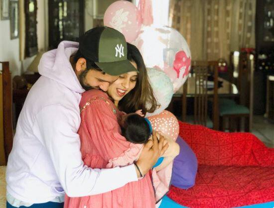 Cricketer Rohit Sharma reveals newborn daughter’s name रोहित शर्माच्या मुलीचं नामकरण, नाव ठेवलं...