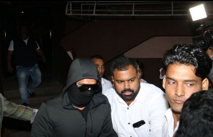 रोहित शेट्टीने या चित्रपटाचं दिग्दर्शन केलं आहे. रोहित शेट्टीचा हा सहावा सिनेमा आहे, ज्याने 100 कोटी क्लबमध्ये समावेश केला आहे. (फोटो : मानव मंगलानी)