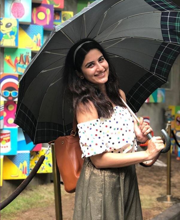 आकृतीची व्यक्तिरेखा सिनेमाच्या कथानकाला वेगळं वळण देते.(फोटो : वैदेही परशुरामी इन्स्टाग्राम अकाऊंट)