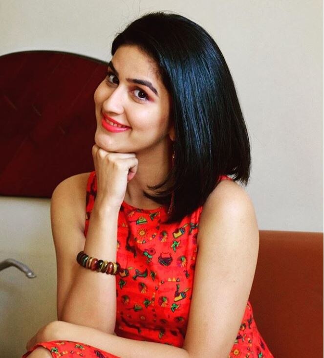 तिच्या कुटुंबात आई, बाबा आणि भाऊ असे तिघेही वकीलच आहेत.(फोटो : वैदेही परशुरामी इन्स्टाग्राम अकाऊंट)