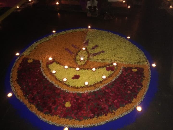  पनवेलमध्ये काल बल्लाळेश्वर मंदिरात अनुष्ठान मंडाळने आयोजित केलेल्या श्री दत्तयागानिमित्त दीपोत्सव पार पडला.