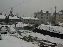 बर्फच बर्फच चोहीकडे.... मनालीत अफलातून बर्फवृष्टी