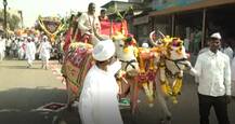 \'हर्र बोला हर्र\'च्या जयघोषात शिवयोगी सिद्धेश्वरांचा अक्षता सोहळा संपन्न
