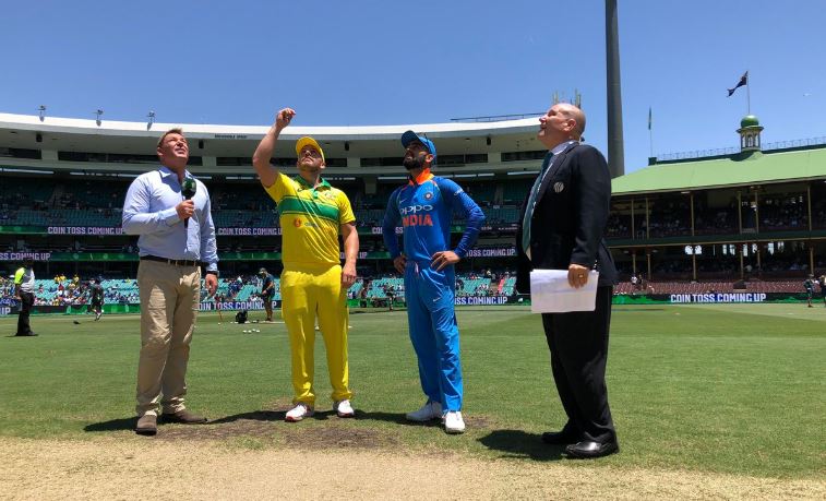 INDvsAUS : भारताची ऑस्ट्रेलियावर सहा विकेट्सनी मात