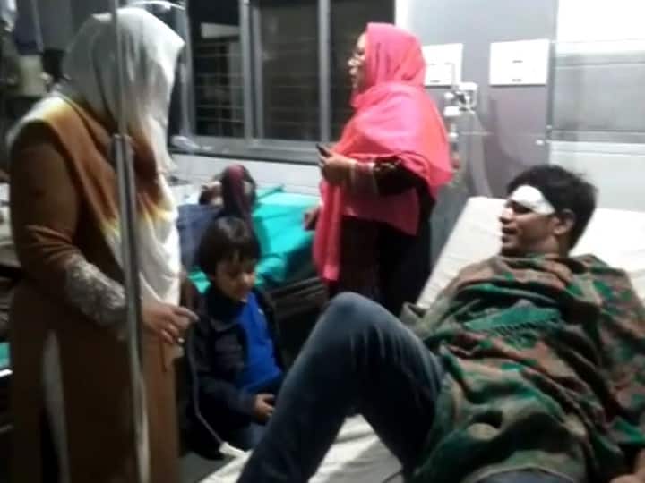 लोणावळ्यात पर्यटक कुटुंबाला व्यापाऱ्यांची मारहाण family from Gujarat beaten up local traders at Tiger point in Lonavala लोणावळ्यात पर्यटक कुटुंबाला व्यापाऱ्यांची मारहाण