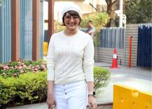 सोनाली बेंद्रे सहा महिन्यांनी कामावर परतली!