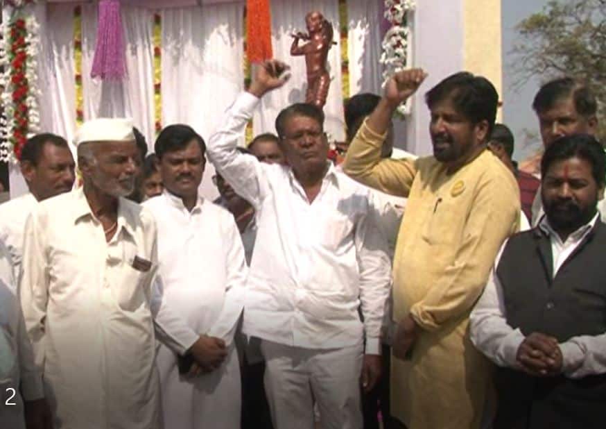 पुणतांब्यातील शेतकरी आंदोलनात दोन गट two groups in puntamba farmers protest पुणतांब्यातील शेतकरी आंदोलनात दोन गट