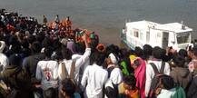 नर्मदा नदीत बोट उलटून सहा जणांचा मृत्यू, एक बेपत्ता