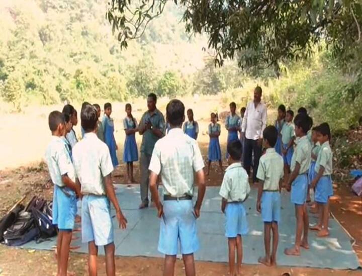 आता पूर्ण गावच वेशीबाहेर गेलंय म्हटल्यावर गावातील शाळा आणि अंगणवाडीही सहाजिकच याच ठिकाणी भरणार. विशेष म्हणजे विद्यार्थी दशेतील गावच्या पोरांना ही गावपळणीची प्रथा मजेशीर आणि त्यानिमित्ताने सहलीचा आनंद देणारी असते. 
