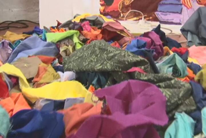 ही गोधडी साकारण्यासाठी श्रुती दांडेकर यांना तब्बल दहा महिने आणि 807 तासाचा कालावधी लागला आहे. तर गोधडीवर शिवराज्याभिषिक साकारण्यासाठी त्यांनी ज्येष्ठ इतिहासकार बाबासाहेब पुरंदरे यांचे मार्गदर्शन घेऊन सुरुवात केली. पुण्याच्या मनीषा अय्यर यांच्या स्टुडियो बानीमध्ये याचं संपूर्ण शिवणकाम केलं आहे.