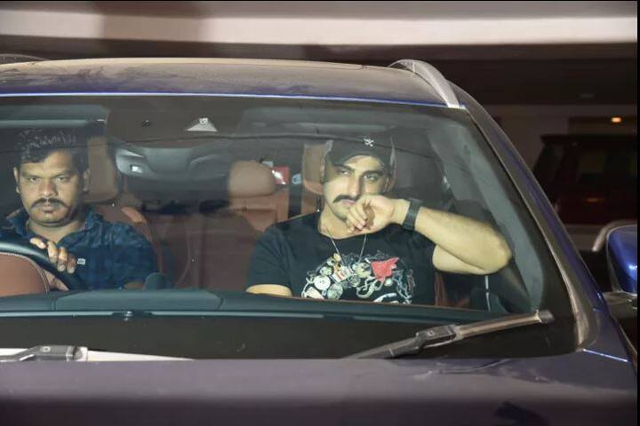 अर्जुन यावेळी त्याच्या आगामी चित्रपटाच्या लुकमध्ये दिसून आला.