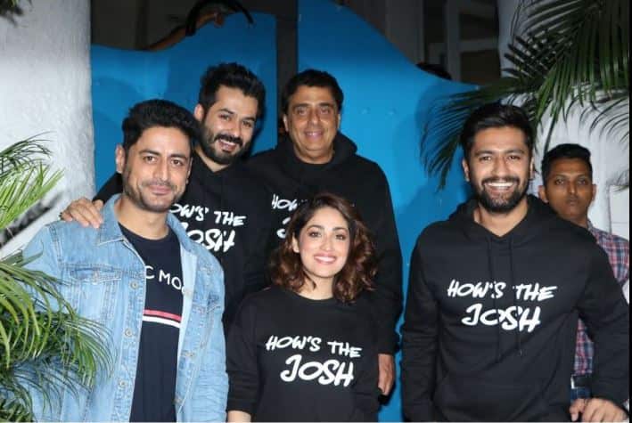 या चित्रपटात अभिनेता विक्की कौशल याचा 'How's The Josh' हा डायलॉग चांगलाच प्रसिद्ध झाला आहे. म्हणून पार्टीचं ड्रेसकोड 'How's The Josh'हा मजकूर असलेला टी शर्ट ठेवण्यात आला होता.
