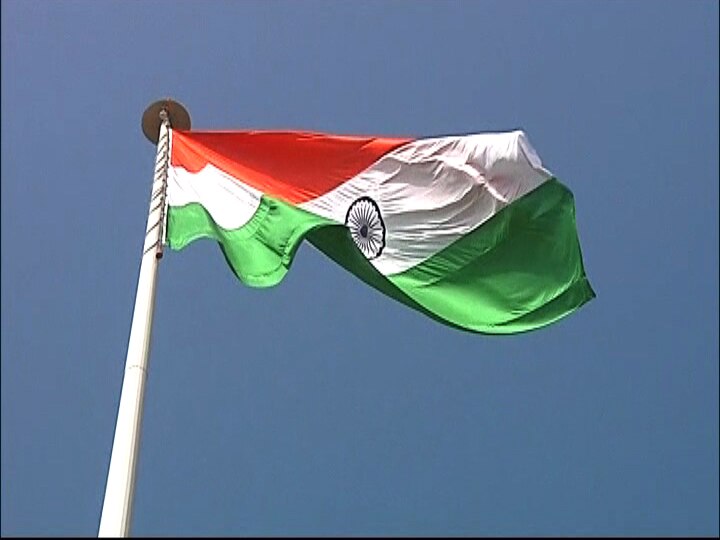 लातूरमध्ये दीडशे फूट उंच झेंड्यांचं शुक्रवारी अनावरण करण्यात आलं.