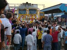 27 वर्षानंतर मध्य रेल्वेची \'राजधानी एक्सप्रेस\' धावली, थाटात स्वागत