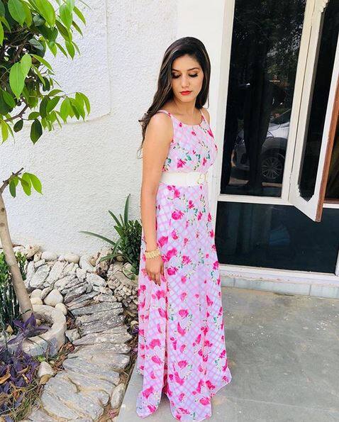 सपनाचं हा बदल तिच्या चाहत्यांना फारच आवडत आहे. सपना दरदिवशी तिचे स्टायलिश फोटो इन्स्टाग्रामवर शेअर करते. (फोटो : इन्स्टाग्राम अकाऊंट)