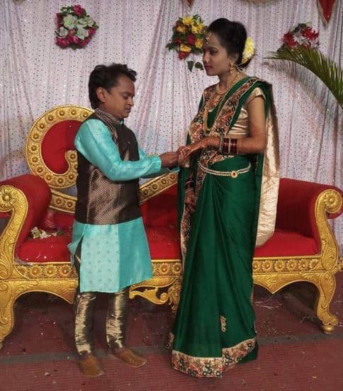 अंकुरला अभिनयासोबत सामाजिक भान देखील आहे. सामाजिक कार्यात तो नेहमी पुढे असतो.