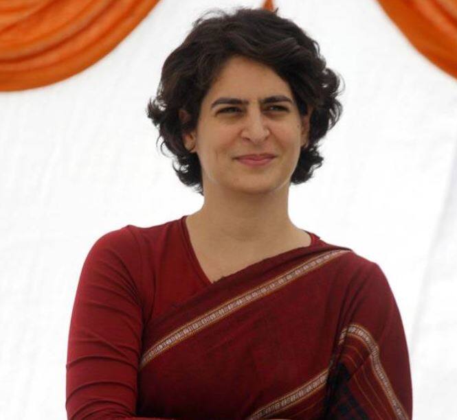 सोनिया गांधी आणि राहुल गांधी यांच्या रायबरेली आणि अमेठी या लोकसभा मतदारसंघात प्रियांकांनी अनेकदा प्रचार केला आहे. लोकांवरही त्यांची वेगळी छाप पडायची. त्या कायमच गरीब आणि महिलांमध्ये रमतात.
