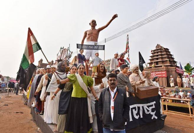 प्रजासत्ताक दिनाच्या निमित्ताने चित्ररथाच्या प्रदर्शनाला प्रचंड प्रतिसाद मिळतो. यावर्षी चित्ररथाच्या माध्यमातून महात्मा गांधींचे जीवन दर्शविले जाणार आहे. प्रजासत्ताक दिनाच्या कार्यक्रमाच्या सरावादरम्यान हे चित्ररथ पाहण्यासाठी लोकांनी गर्दी केली होती. 