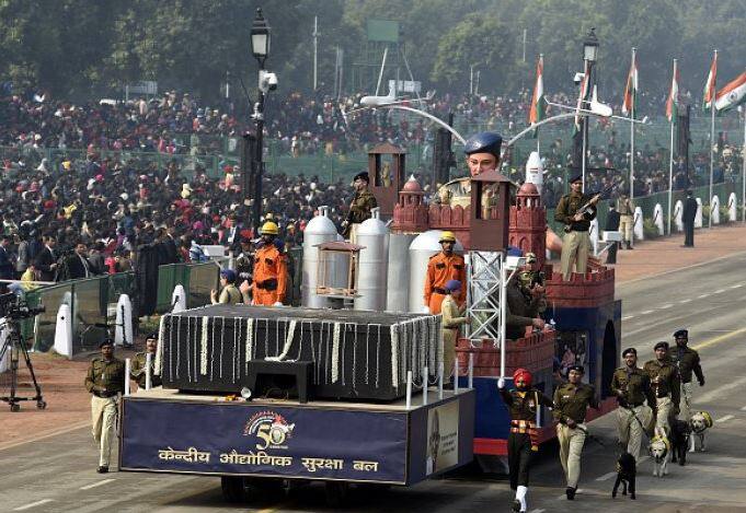केंद्रीय औद्योगिक सुरक्षा बलाचा चित्ररथ 