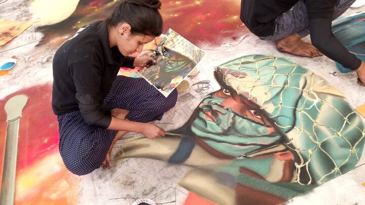 या रांगोळीसाठी 250 किलो रांगोळीचा वापर करण्यात आला आहे. 