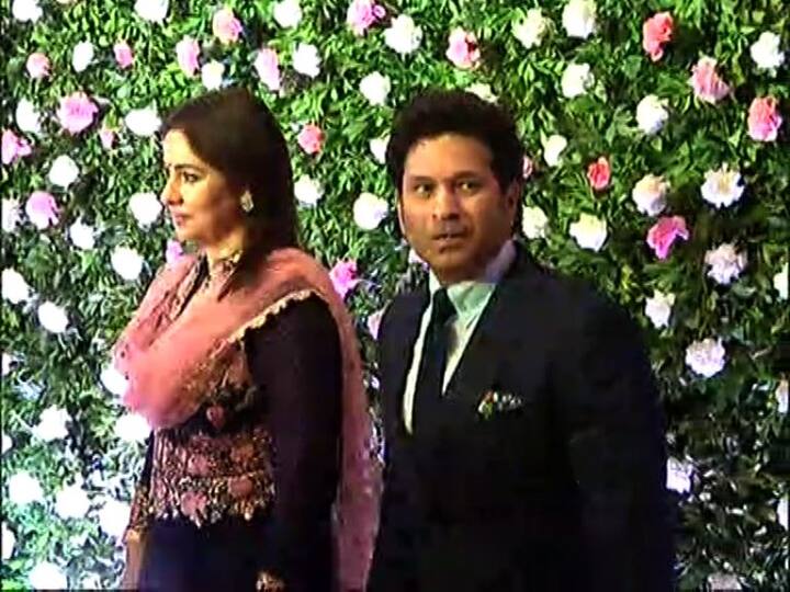 सचिन तेंडुलकर पत्नी अंजली तेंडुलकरसोबत