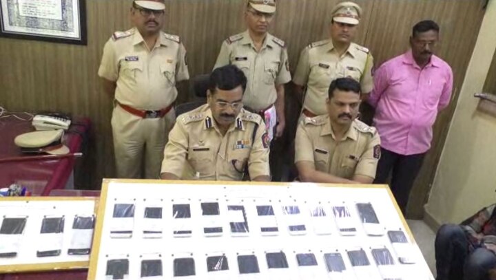 kalyan police arrested mobile Thief कॉलेजच्या विद्यार्थांना धमकावून मोबाईल लुटणारा गजाआड